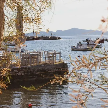 Lizzy's Escape 1st Floor